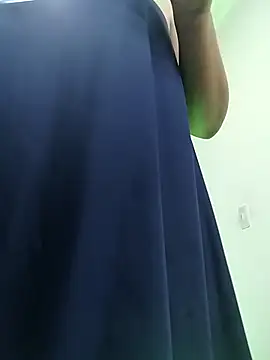 Snapshot of VeronicaOlson_ chatting on 12/15/25, 03:22 VeronicaOlson online show from 12/15/25, 03:22