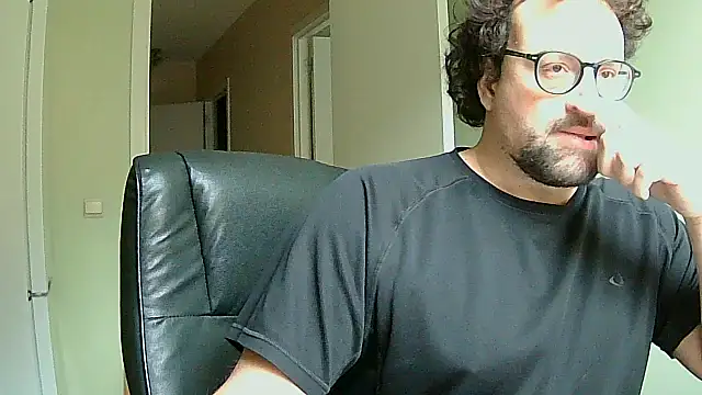 littlehairyman online show from 10/31/25, 08:04