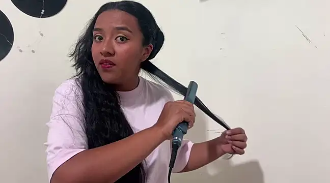 Snapshot of giselao chatting on 01/19/25, 04:33 giselao online show from 01/19/25, 04:33