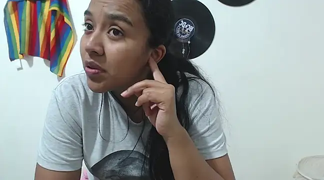 Snapshot of giselao chatting on 02/13/25, 04:54 giselao online show from 02/13/25, 04:54