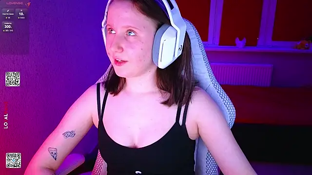 mon lola online show from 02/25/26, 03:54