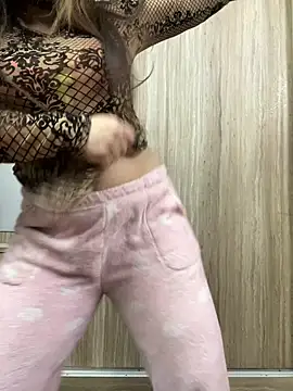 Red-Magic-25 online show from 01/06/26, 08:29