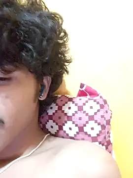 Snapshot of CosmicEmuu chatting on 01/09/25, 07:40 CosmicEmuu online show from 01/09/25, 07:40