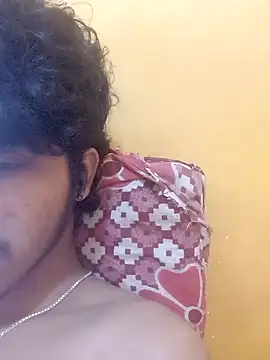 Snapshot of CosmicEmuu chatting on 09/30/25, 06:29 CosmicEmuu online show from 09/30/25, 06:29