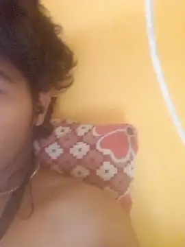 Snapshot of CosmicEmuu chatting on 02/16/26, 12:12 CosmicEmuu online show from 02/16/26, 12:12