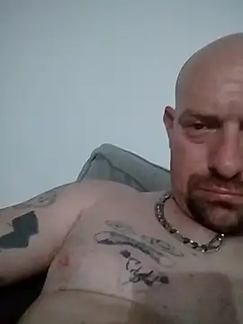 Snapshot of jayjay198080 chatting on 02/06/25, 02:15 jayjay198080 online show from 02/06/25, 02:15