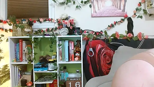 AverageRose online show from 03/16/26, 09:30