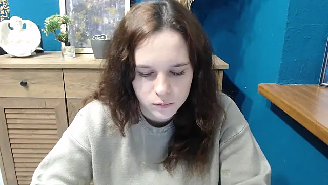 mini girly online show from 12/19/25, 12:56
