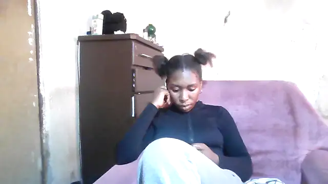 Hotdaily04 online show from 09/19/25, 07:54