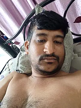 Snapshot of honeyrose765 chatting on 12/14/25, 07:40 honeyrose765 online show from 12/14/25, 07:40