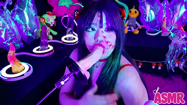 LaytonBox online show from 11/18/25, 04:22