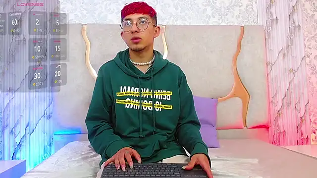 Snapshot of Axel_tay chatting on 01/15/26, 12:10 Axel tay online show from 01/15/26, 12:10