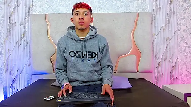 Snapshot of Axel_tay chatting on 02/02/26, 12:48 Axel tay online show from 02/02/26, 12:48