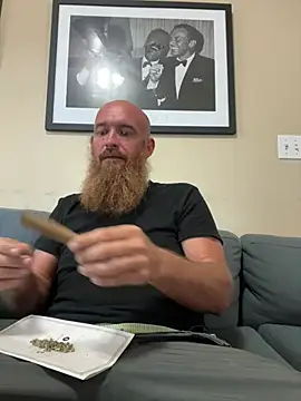 Snapshot of 32XRedBeard chatting on 07/11/26, 02:09 32XRedBeard online show from 07/11/26, 02:09