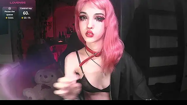 Snapshot of Ink__pleasure chatting on 10/18/25, 02:03 Ink pleasure online show from 10/18/25, 02:03
