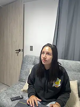 Jullya x online show from 04/13/26, 08:03