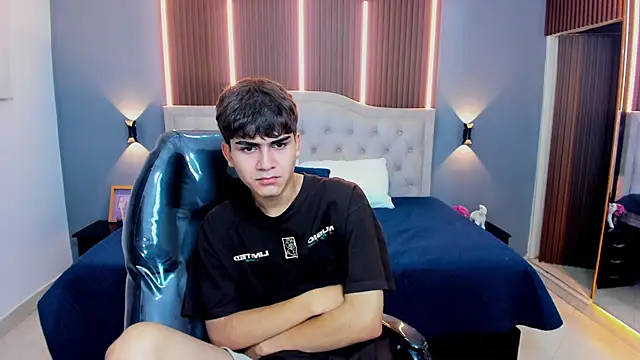 Tommy18   online show from 11/15/25, 03:48