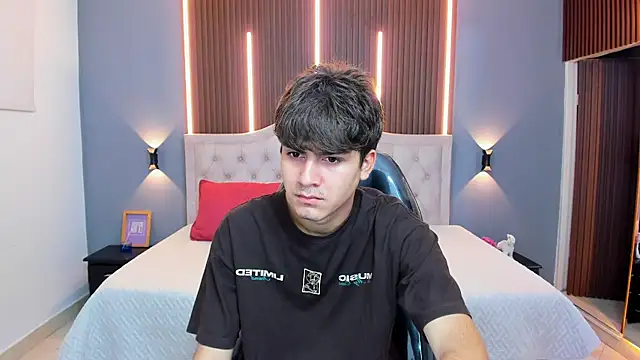 Tommy18   online show from 12/14/25, 03:34