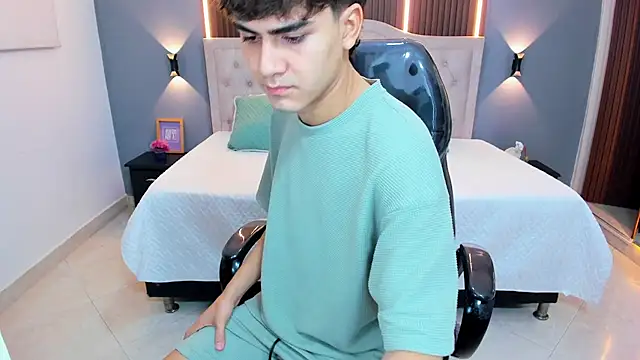 Tommy18   online show from 04/17/26, 03:31