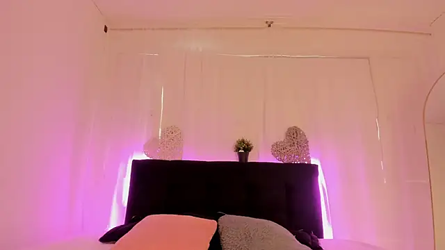 Bonny and carrot online show from 09/08/25, 07:13