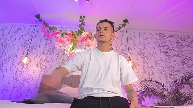 Bonny and carrot online show from 03/31/26, 07:14