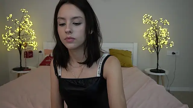 Snapshot of AnnaElys chatting on 02/06/25, 11:32 AnnaElys online show from 02/06/25, 11:32