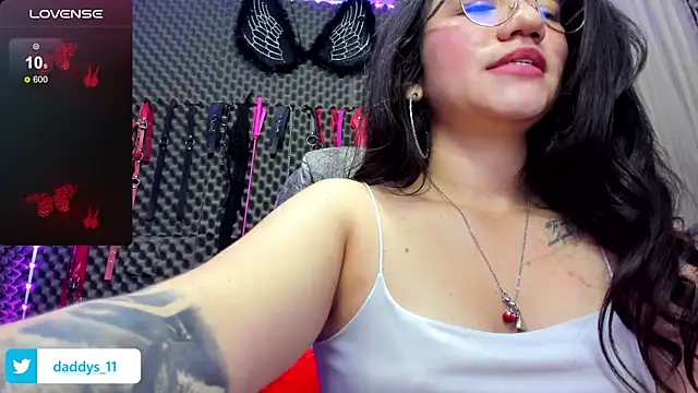 Snapshot of lilihot_ chatting on 02/11/25, 10:28 lilihot online show from 02/11/25, 10:28