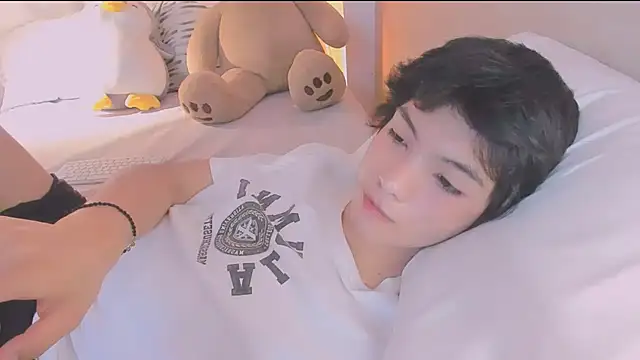 AllanYong18 online show from 02/22/26, 01:42