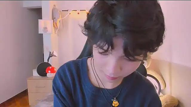 AllanYong18 online show from 04/06/26, 07:42