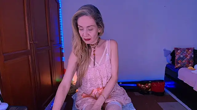 Snapshot of antonelawow chatting on 11/12/25, 08:52 antonelawow online show from 11/12/25, 08:52