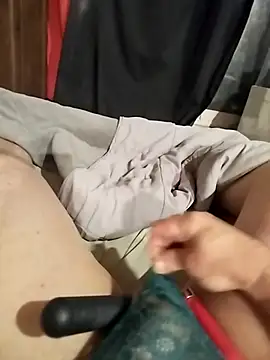 Snapshot of ludov17 chatting on 01/27/25, 11:43 ludov17 online show from 01/27/25, 11:43