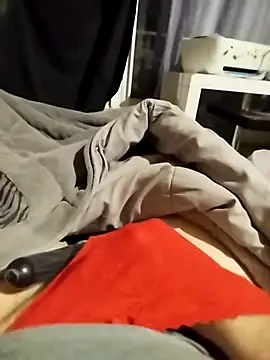 Snapshot of ludov17 chatting on 02/04/25, 04:37 ludov17 online show from 02/04/25, 04:37