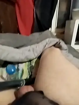 Snapshot of ludov17 chatting on 02/20/25, 01:25 ludov17 online show from 02/20/25, 01:25