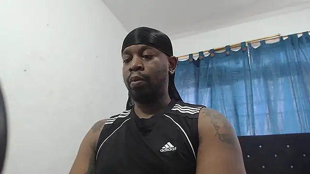 Snapshot of strong__anthony chatting on 04/30/26, 06:14 strong anthony online show from 04/30/26, 06:14