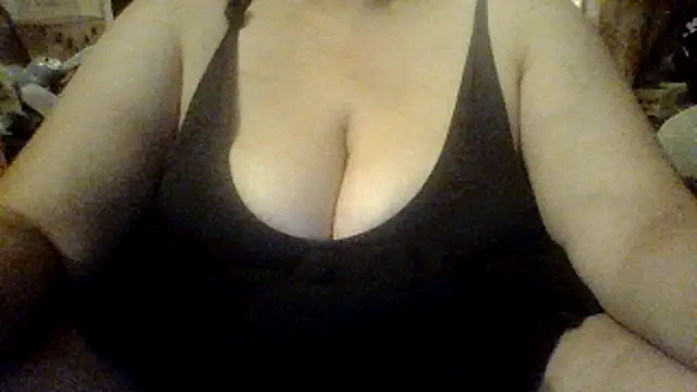 Snapshot of Nice_n_hairy580 chatting on 11/15/25, 06:55 Nice n hairy580 online show from 11/15/25, 06:55