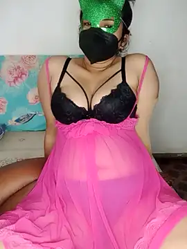 Snapshot of Queen_princes chatting on 10/18/25, 04:15 Queen princes online show from 10/18/25, 04:15