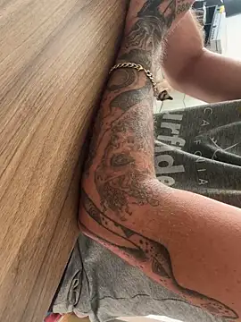 xtrppyx online show from 10/27/25, 09:02