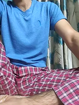 TOPMOON001 online show from 04/15/26, 07:32