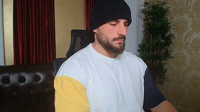 Snapshot of AdamJamesonn chatting on 03/11/25, 05:38 AdamJamesonn online show from 03/11/25, 05:38