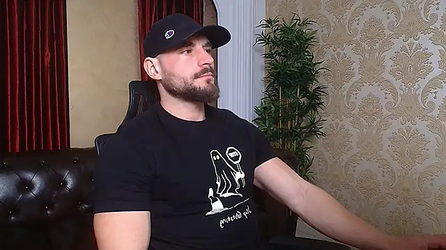 Snapshot of AdamJamesonn chatting on 03/12/25, 05:57 AdamJamesonn online show from 03/12/25, 05:57