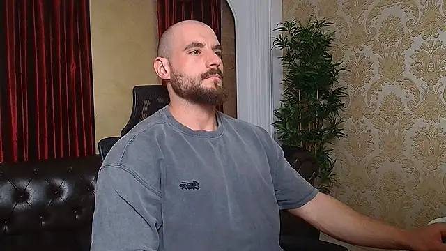 Snapshot of AdamJamesonn chatting on 03/19/25, 06:24 AdamJamesonn online show from 03/19/25, 06:24