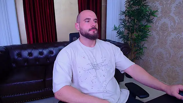 Snapshot of AdamJamesonn chatting on 10/09/25, 04:54 AdamJamesonn online show from 10/09/25, 04:54