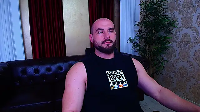 Snapshot of AdamJamesonn chatting on 10/16/25, 04:35 AdamJamesonn online show from 10/16/25, 04:35