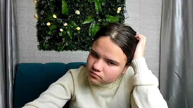 Snapshot of AdeleCruz chatting on 01/07/25, 12:31 AdeleCruz online show from 01/07/25, 12:31