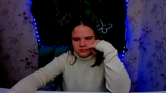 Snapshot of AdeleCruz chatting on 01/11/25, 01:01 AdeleCruz online show from 01/11/25, 01:01