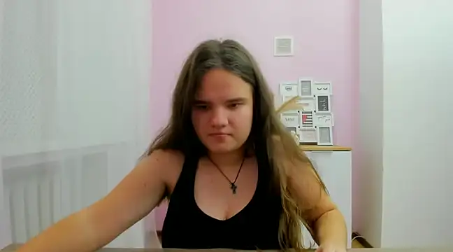 Snapshot of AdeleCruz chatting on 01/14/25, 03:57 AdeleCruz online show from 01/14/25, 03:57