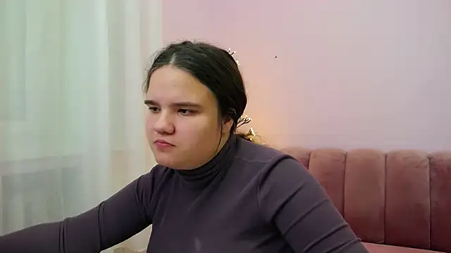 Snapshot of AdeleCruz chatting on 01/17/25, 11:27 AdeleCruz online show from 01/17/25, 11:27