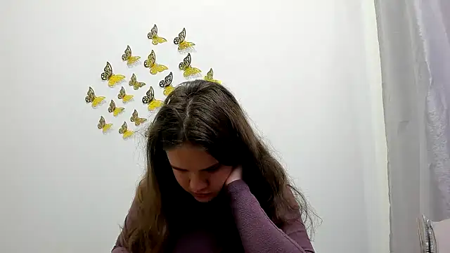 Snapshot of AdeleCruz chatting on 01/18/25, 03:59 AdeleCruz online show from 01/18/25, 03:59