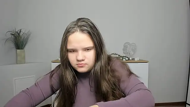 Snapshot of AdeleCruz chatting on 01/19/25, 12:50 AdeleCruz online show from 01/19/25, 12:50