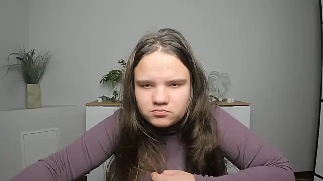 Snapshot of AdeleCruz chatting on 01/19/25, 03:53 AdeleCruz online show from 01/19/25, 03:53